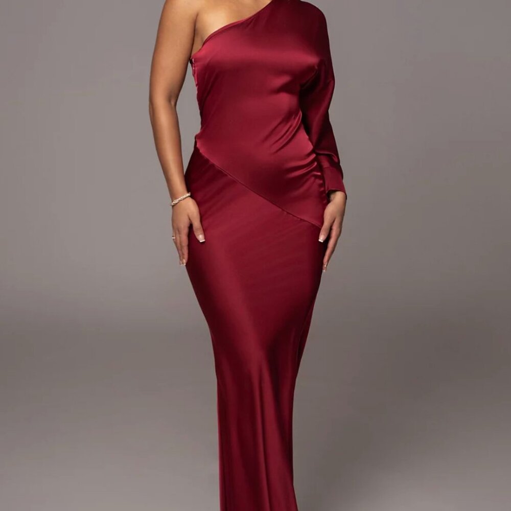 BRAND NEW WITH TAGS GORGEOUS GOWN JLUXLABEL Women's Femme Drape Maxi Dress